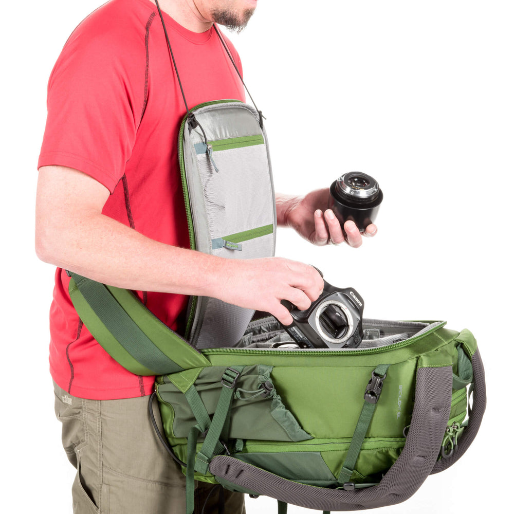 
                  
                    Back-panel access to your camera gear without taking the bag off, allowing you to work out of the bag without getting your harness dirty, wet, muddy or icy
                  
                