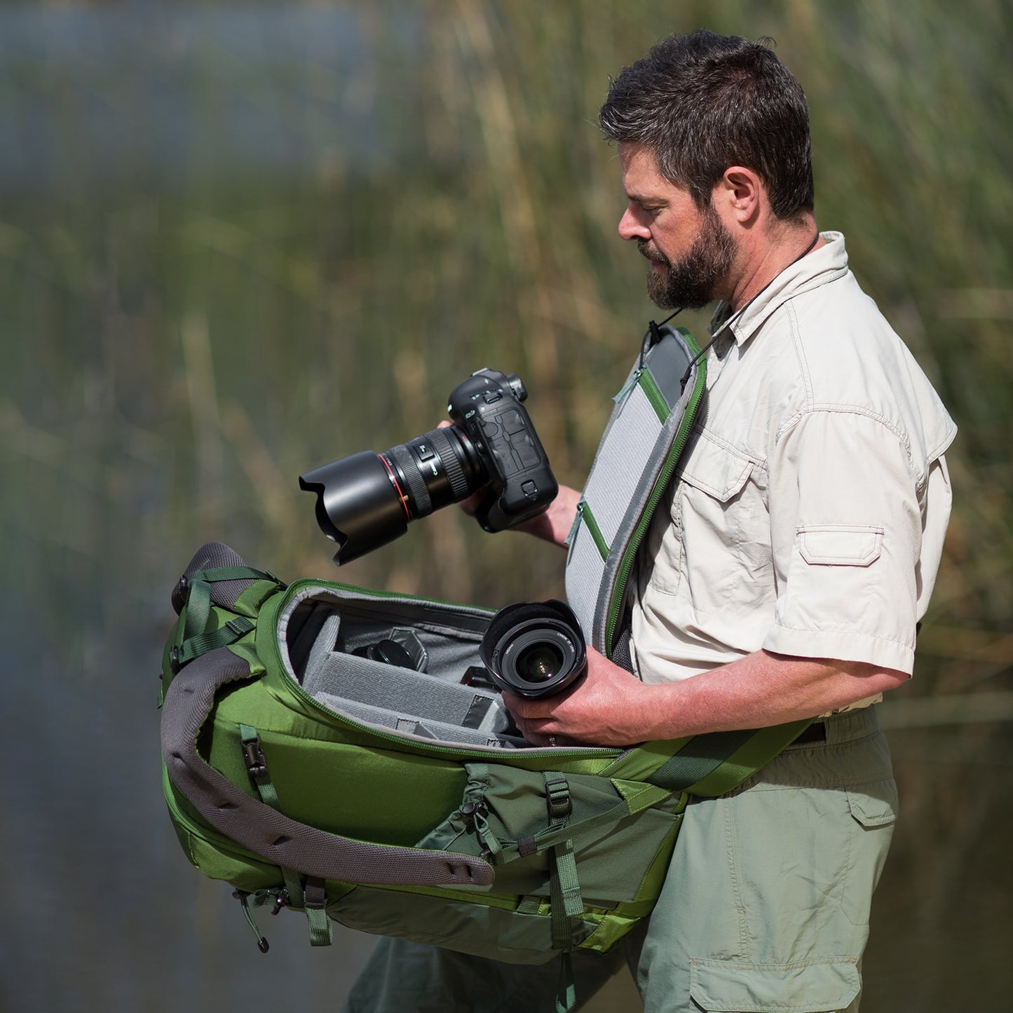 
                  
                    Back-panel opening provides access to all of your camera gear without taking the bag off, allowing you to work out of the bag without getting your harness dirty, wet, muddy or icy
                  
                