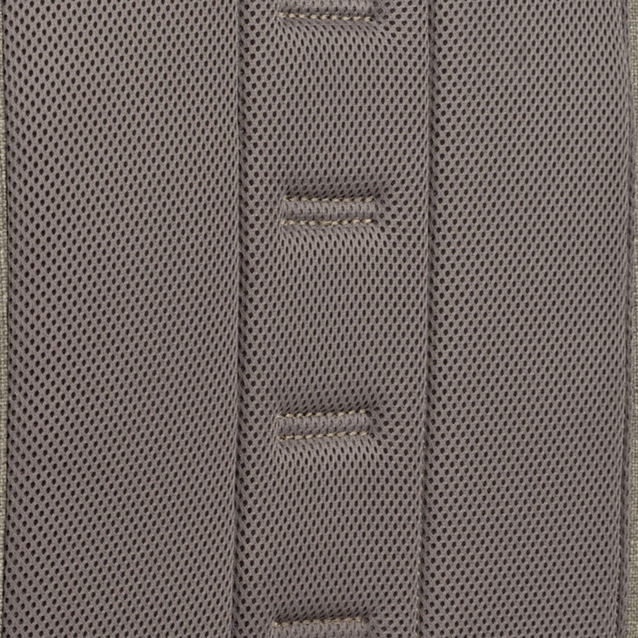 Comfort-padded back panel